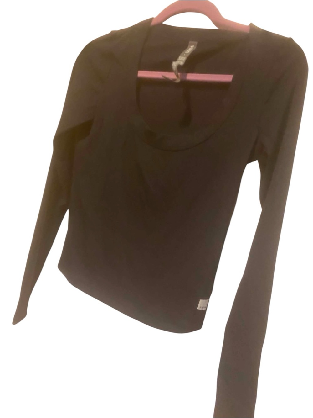 NWT Vuori Long Sleeve Pose Scoop Tee Size Large BLACK